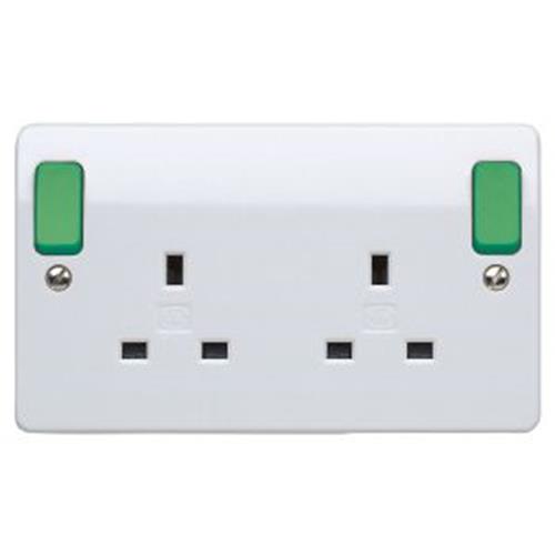 GRN R OUT BOARD DUAL EARTH 13A 2G SKT DP
