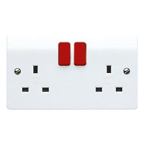 DUAL EARTH 13A 2G SKT SP SWITCHED MK NEO