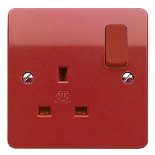 RED 13A 1G SKT SP SWITCHED MK LOGIC